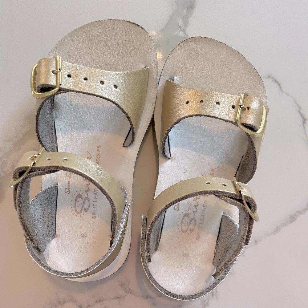 Size 8 gold sun san surfer saltwater sandal
